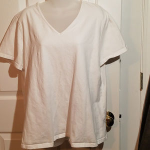 🌞1XL Basic Editions White V Neck Tshirt